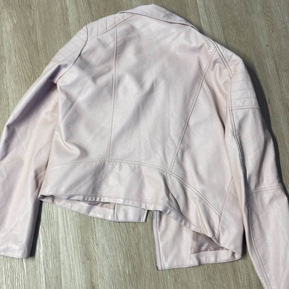 Faux leather jacket in dusty light pink. - Picture 4 of 4